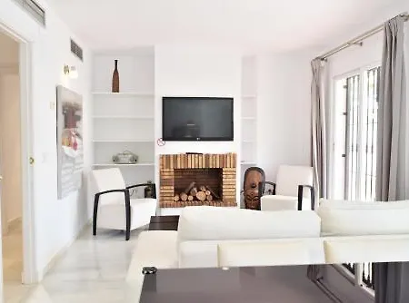 Apartment Naranjos De